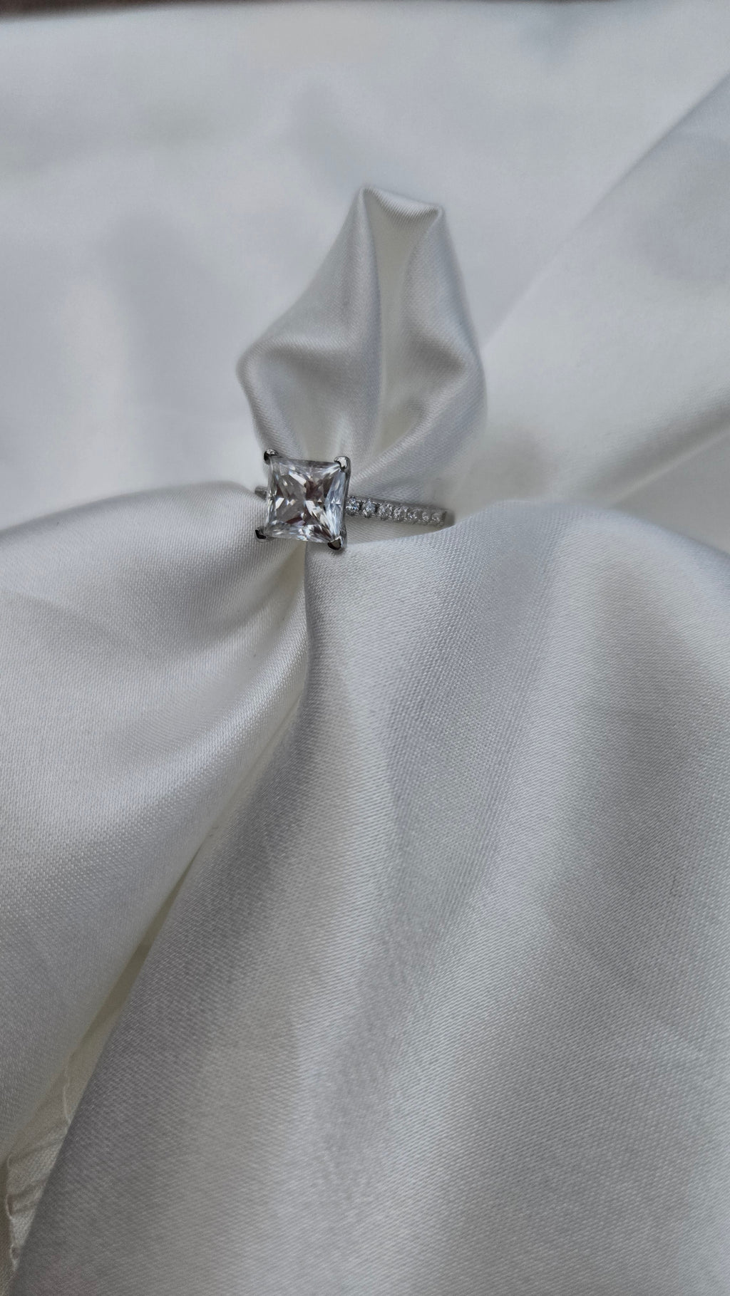 Bague solitaire Duchesse (T.réglable ≤54-55)