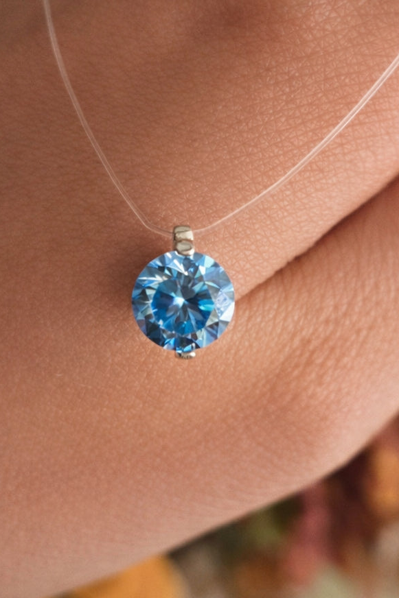 Illusion – Collier Fil Invisible en Moissanite